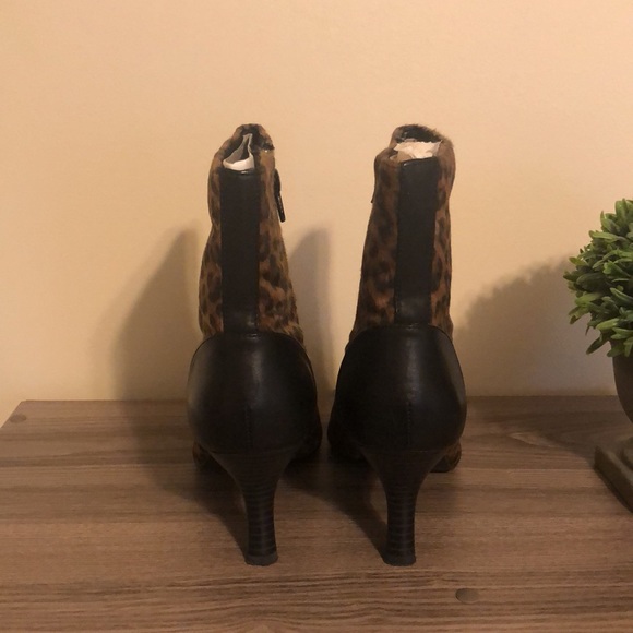 Leopard Booties - Picture 2 of 4